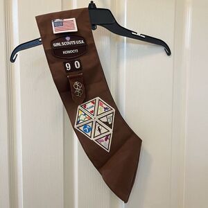 Girl Scouts of America Brownie Sash with Patches and Pins USA Size Regular